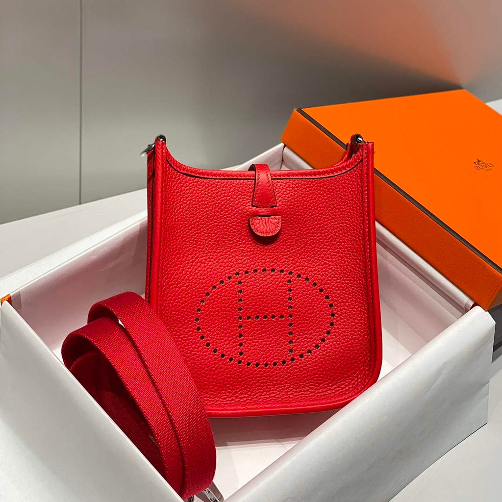 Hermes Mini Evelyne 16 Bag in Taurillon Clemence Leather H069424 - Default Title - View 1