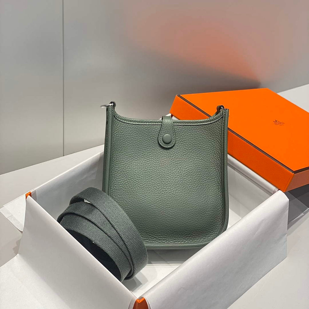 Hermes Mini Evelyne 16 Bag in Taurillon Clemence Leather H069428 - Default Title - View 2