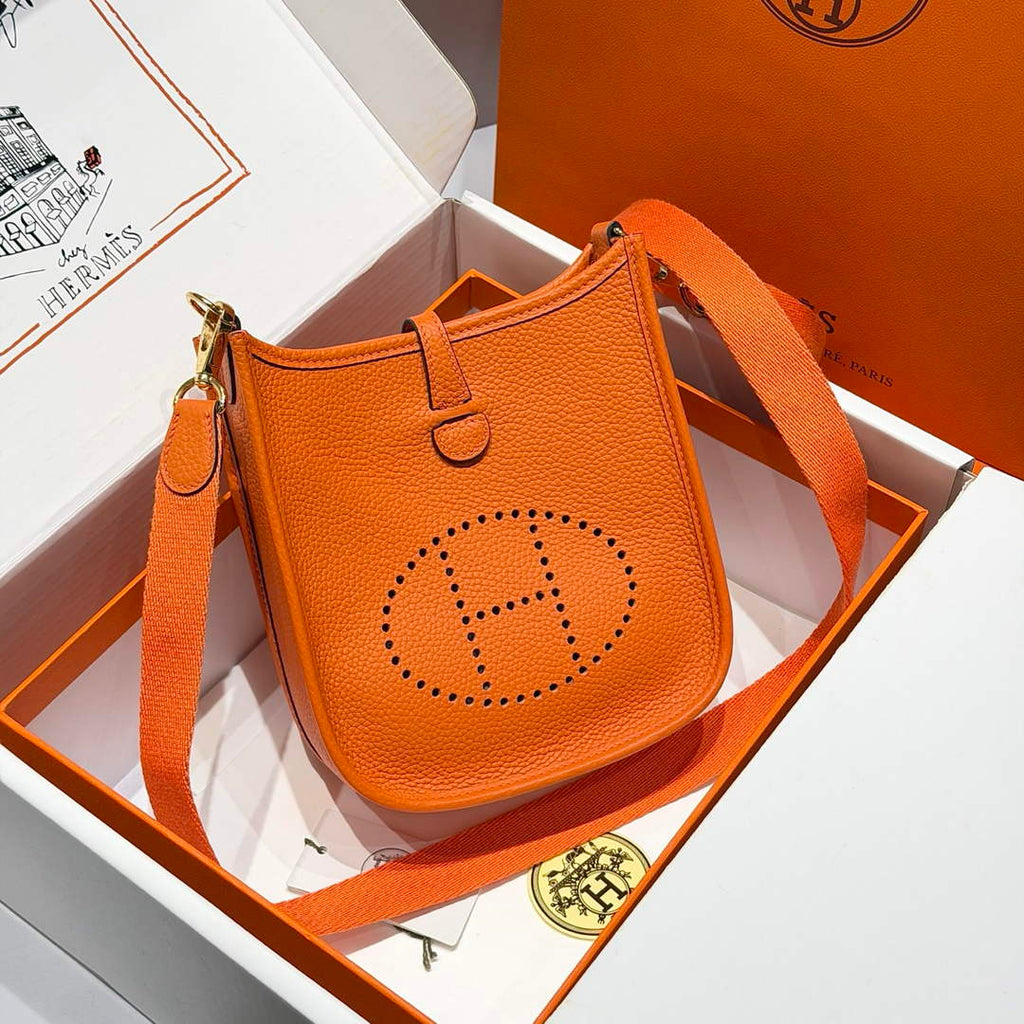 Hermes Mini Evelyne 16 Bag in Taurillon Clemence Leather H069425 - Default Title - View 1