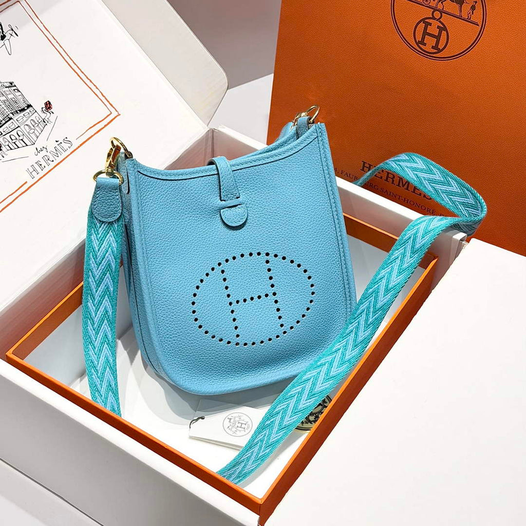 Hermes Mini Evelyne 16 Bag in Taurillon Clemence Leather H069432 - Default Title - View 1