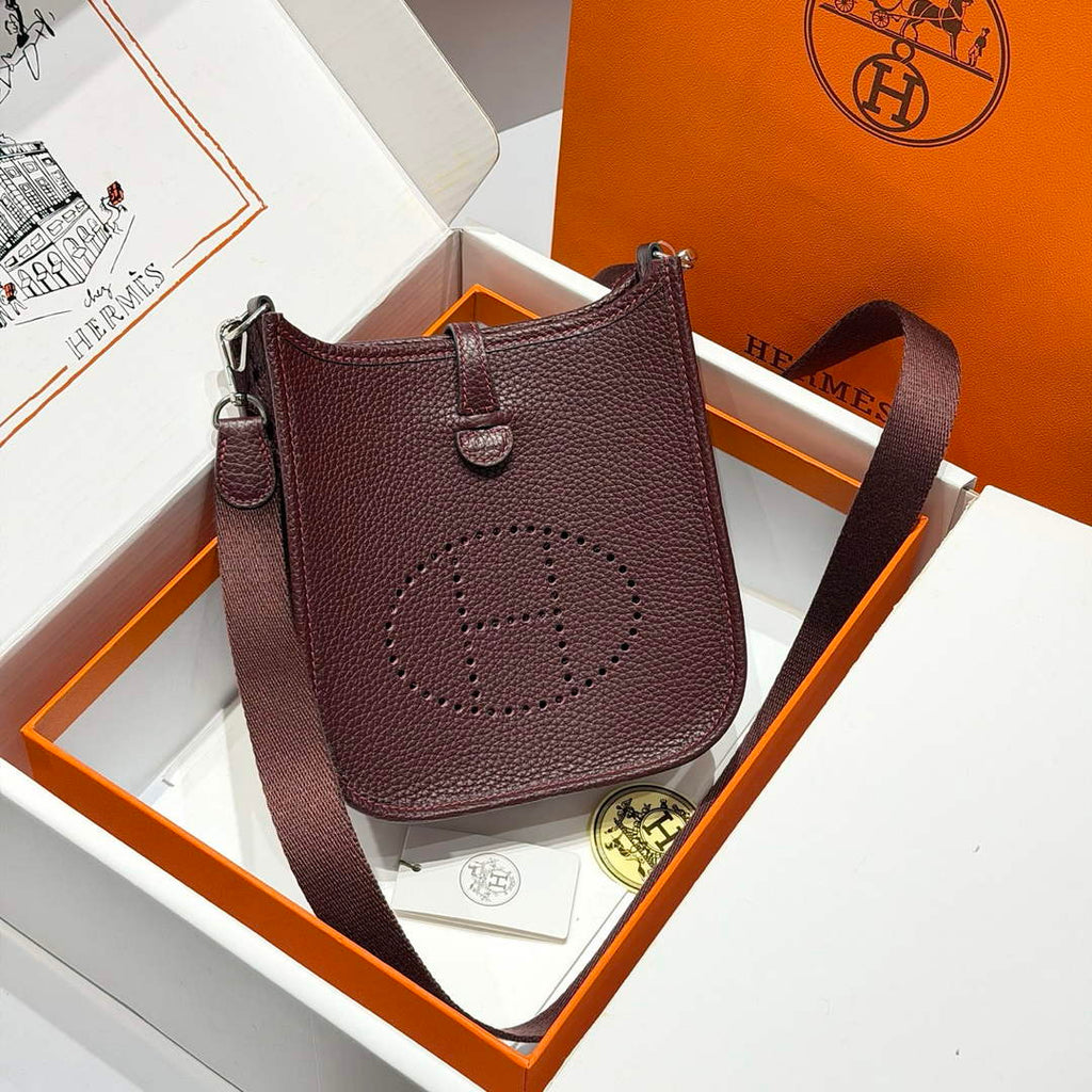 Hermes Mini Evelyne 16 Bag in Taurillon Clemence Leather H069433 - Default Title - View 1
