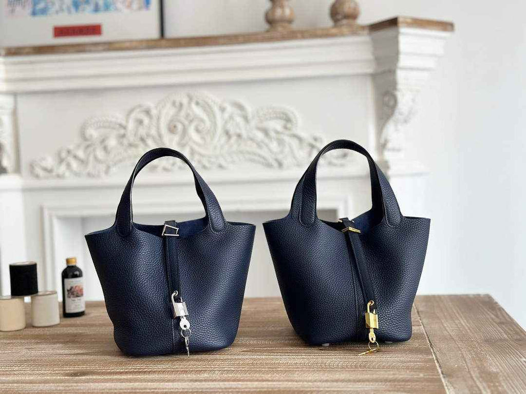 Hermès Picotin Lock 18 pocket bag Togo Leather H935100 navy blue - silver - View 1