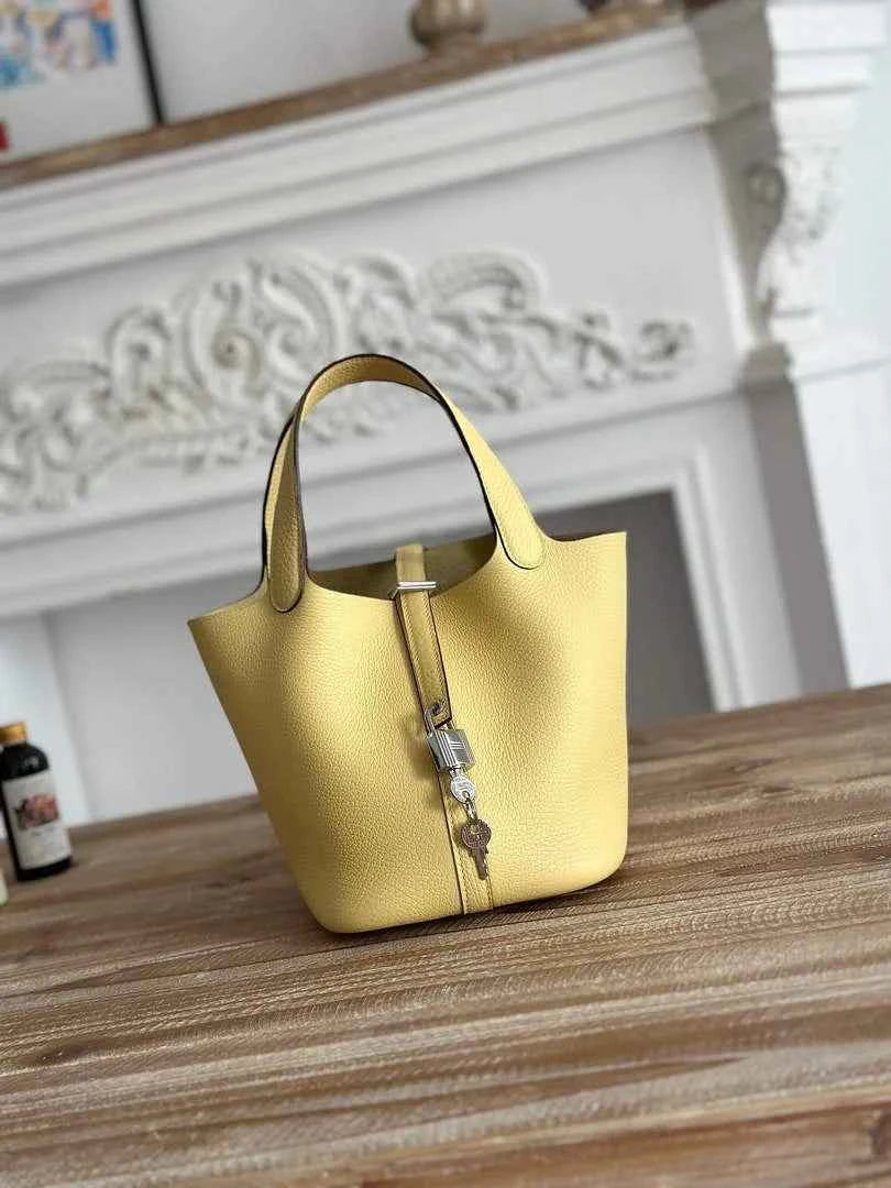 Hermès Picotin Lock 18 pocket bag Togo Leather Yellow H9352005 - silver - View 2