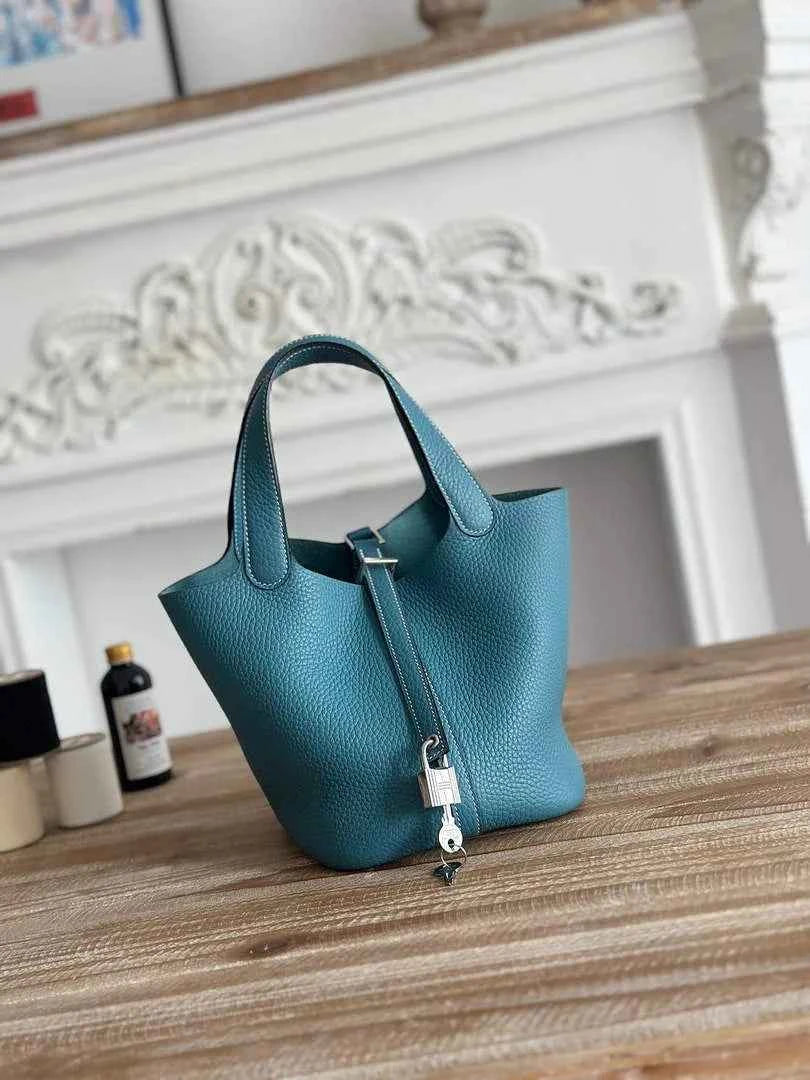 Hermès Picotin Lock 18 pocket bag Togo Leather Blue H9352002 - silver - View 3