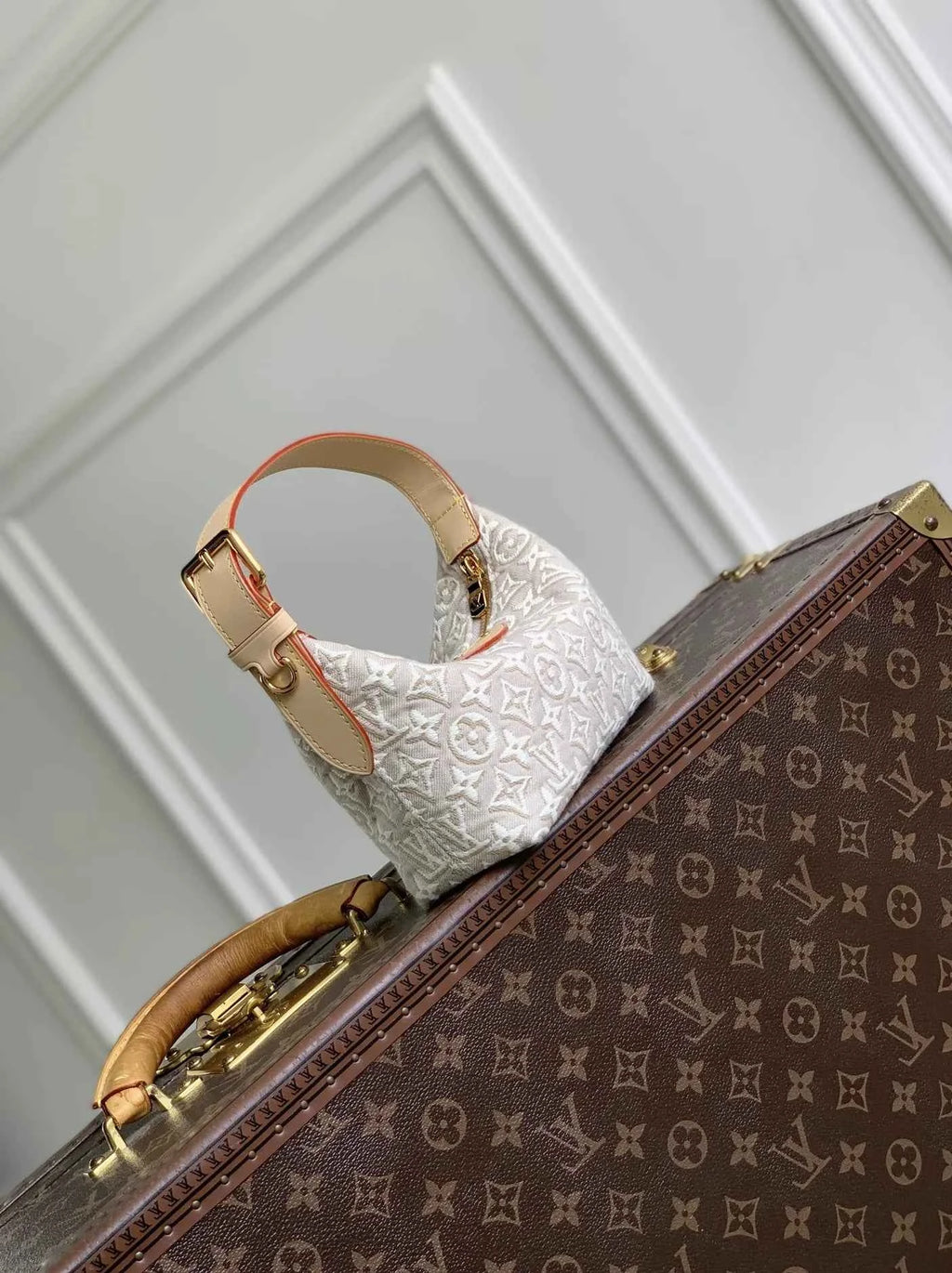 Louis Vuitton Hills Pochette Bag M29879 Monogram Emblème Peuplier