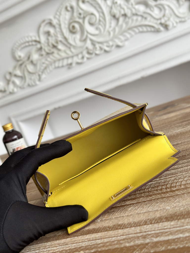 Hermes Kelly Bag 19cm Calfskin Yellow Gold