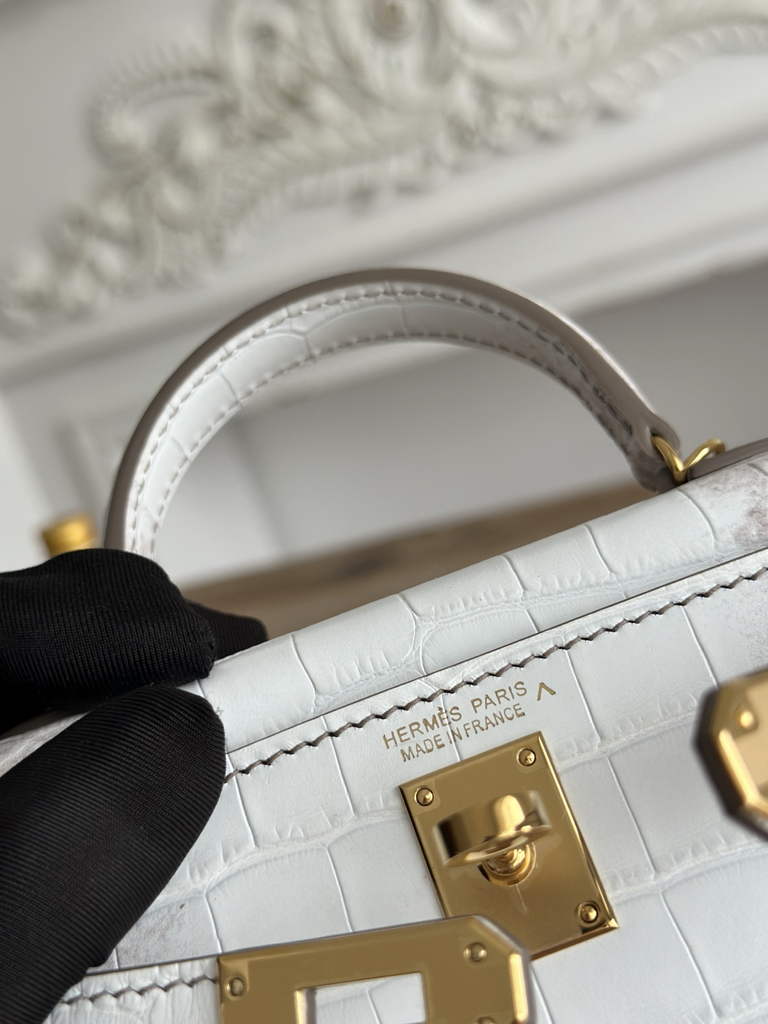 Hermes Kelly Bag 19cm Calfskin Beige Gold
