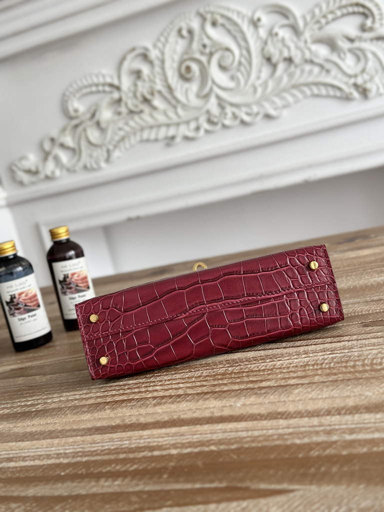 Hermes Kelly Bag 19cm Calfskin Wine Red Gold