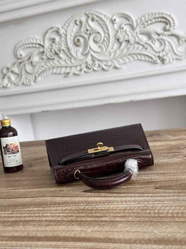 Hermes Kelly Bag 19cm Calfskin Dark Red Gold
