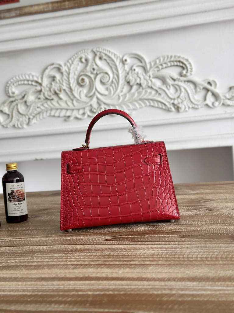 Hermes Kelly Bag 19cm Calfskin Red Gold