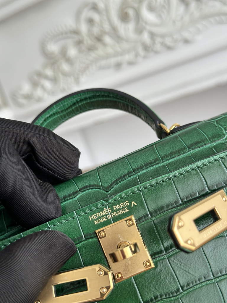 Hermes Kelly Bag 19cm Calfskin Green Gold
