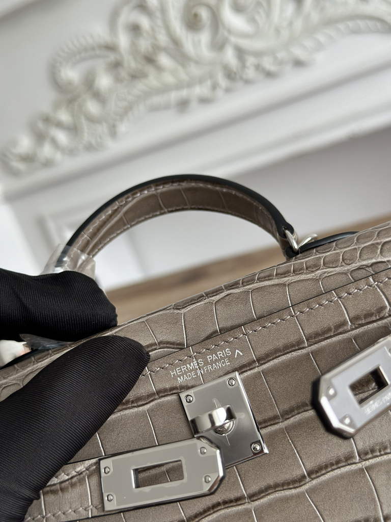 Hermes Kelly Bag 19cm Calfskin Gray Silver