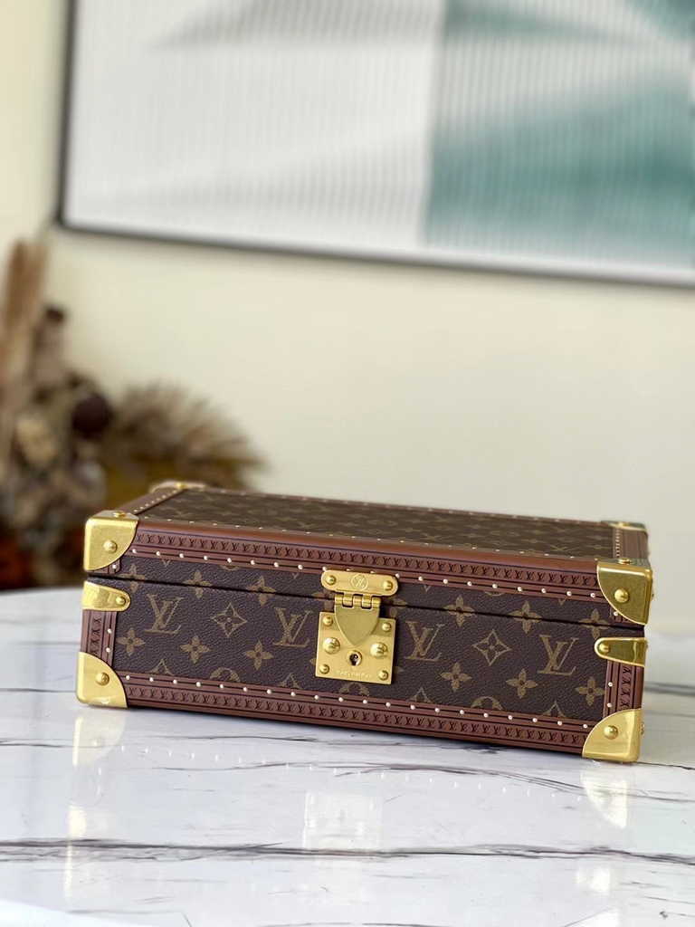 Louis Vuitton 8 watch case Monogram Canvas M20039