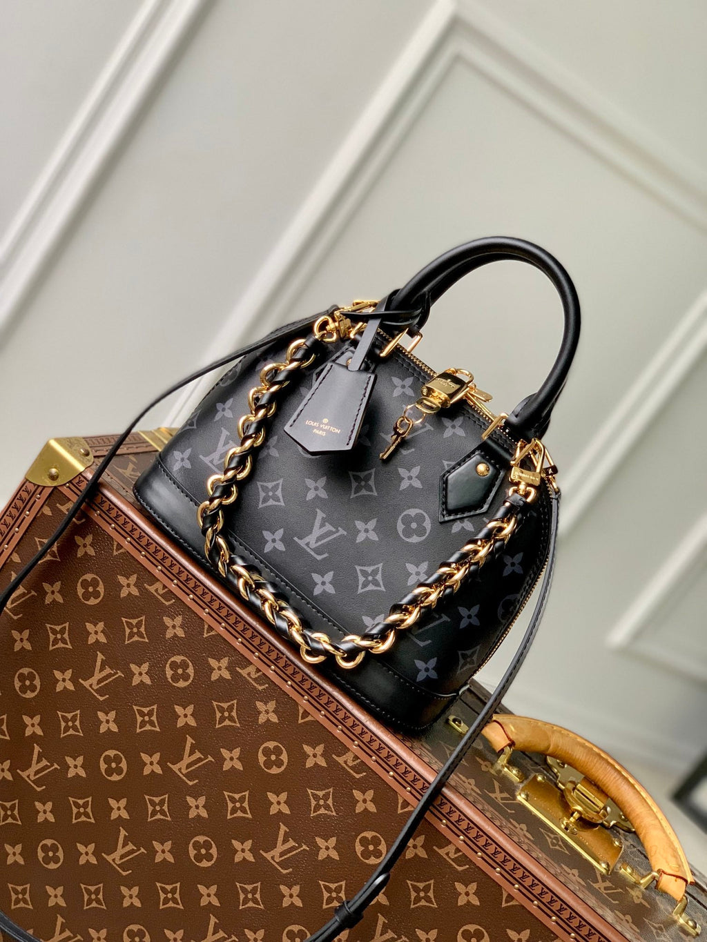 Louis Vuitton Alma BB M12561 Black Calfskin leather Gold Hardware - Default Title - View 1