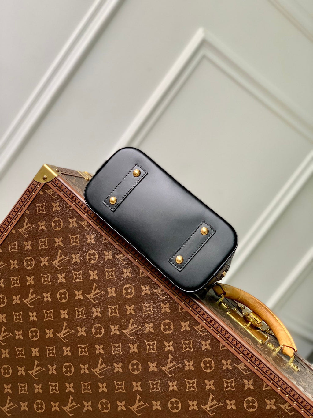 Louis Vuitton Alma BB M12561 Black Calfskin leather Gold Hardware - Default Title - View 4
