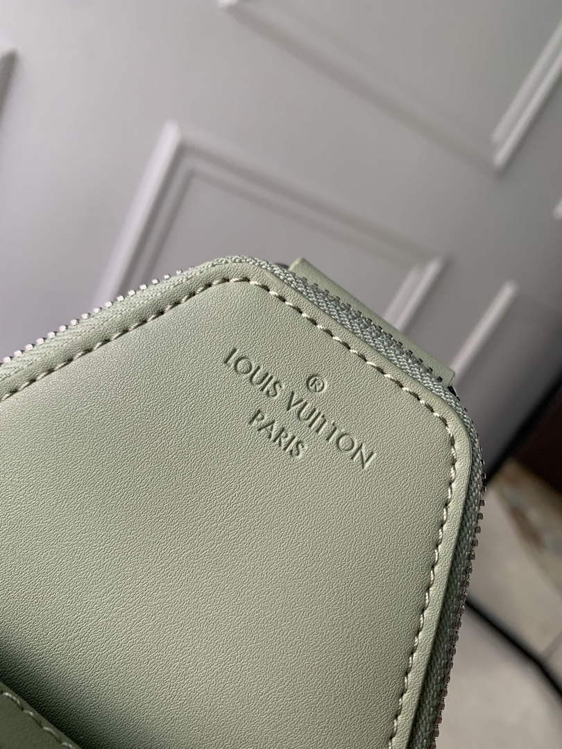Louis Vuitton Avenue Slingbag M11702 Khaki Green Monogram canvas - Default Title - View 6