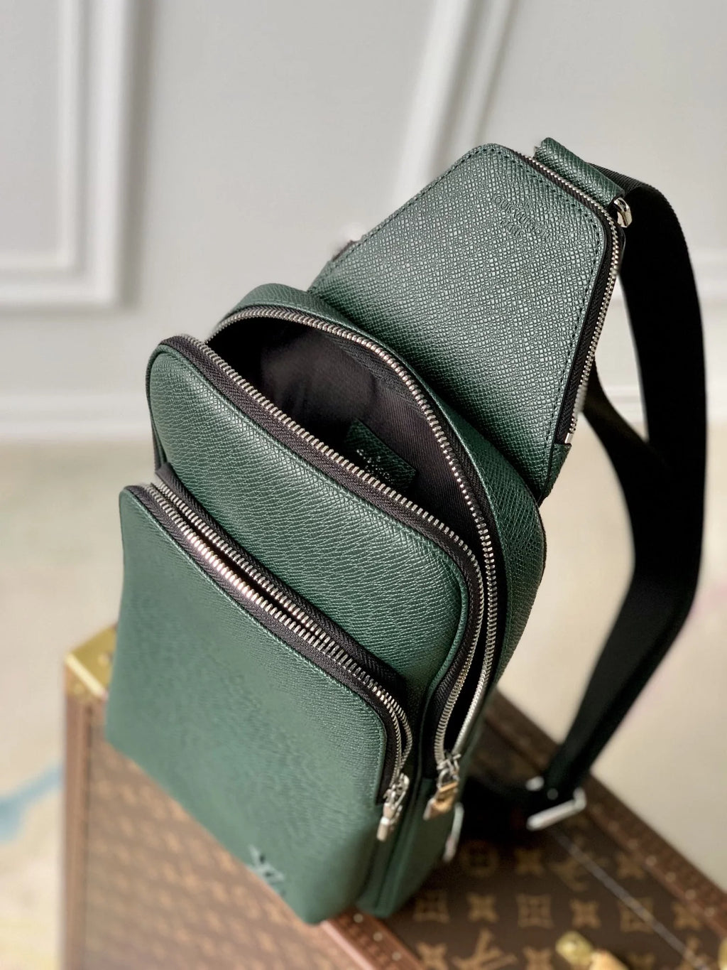 Louis Vuitton Avenue Slingbag Bag M30863 Green Leather - Default Title - View 7
