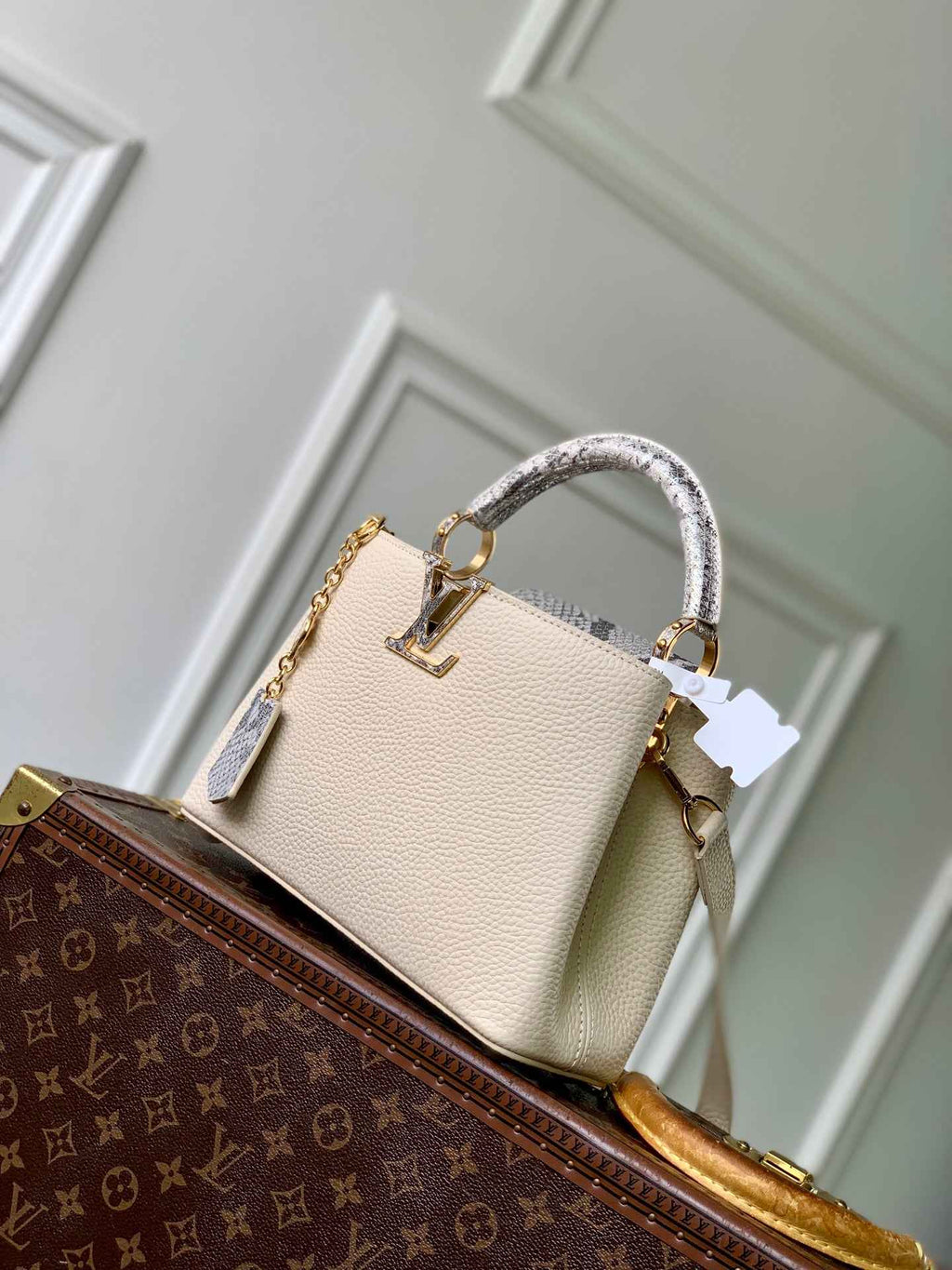 Louis Vuitton Capucines BB Bag, N89369 In Beige Taurillon Leather - Default Title - View 2
