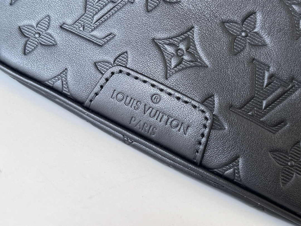 Louis Vuitton Discovery Bumbag M44388 Monogram Leather