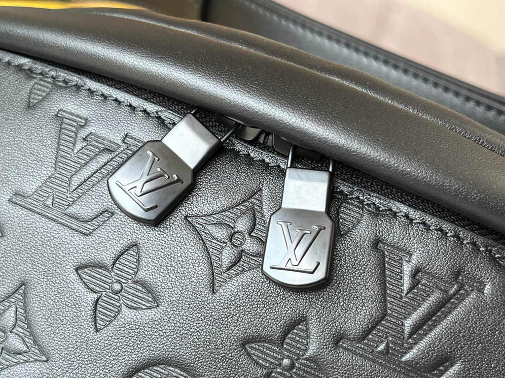 Louis Vuitton Discovery Bumbag M44388 Monogram Leather
