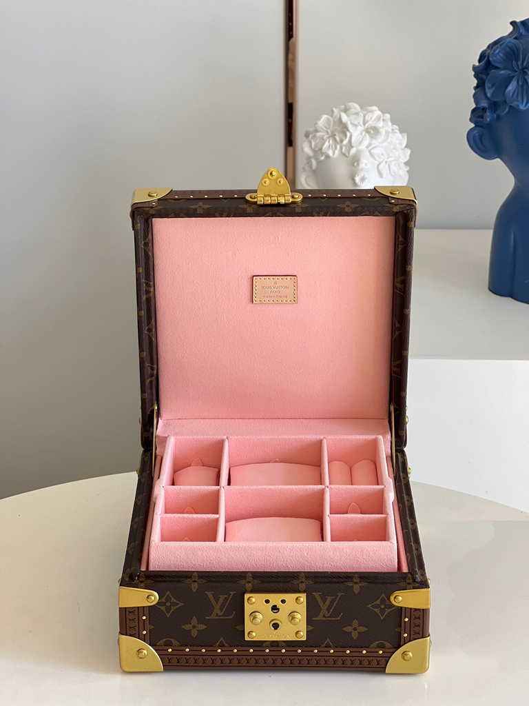 Louis Vuitton Jewelry Box Monogram Canvas M20040 Pink
