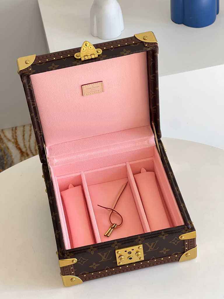 Louis Vuitton Jewelry Box Monogram Canvas M20040 Pink