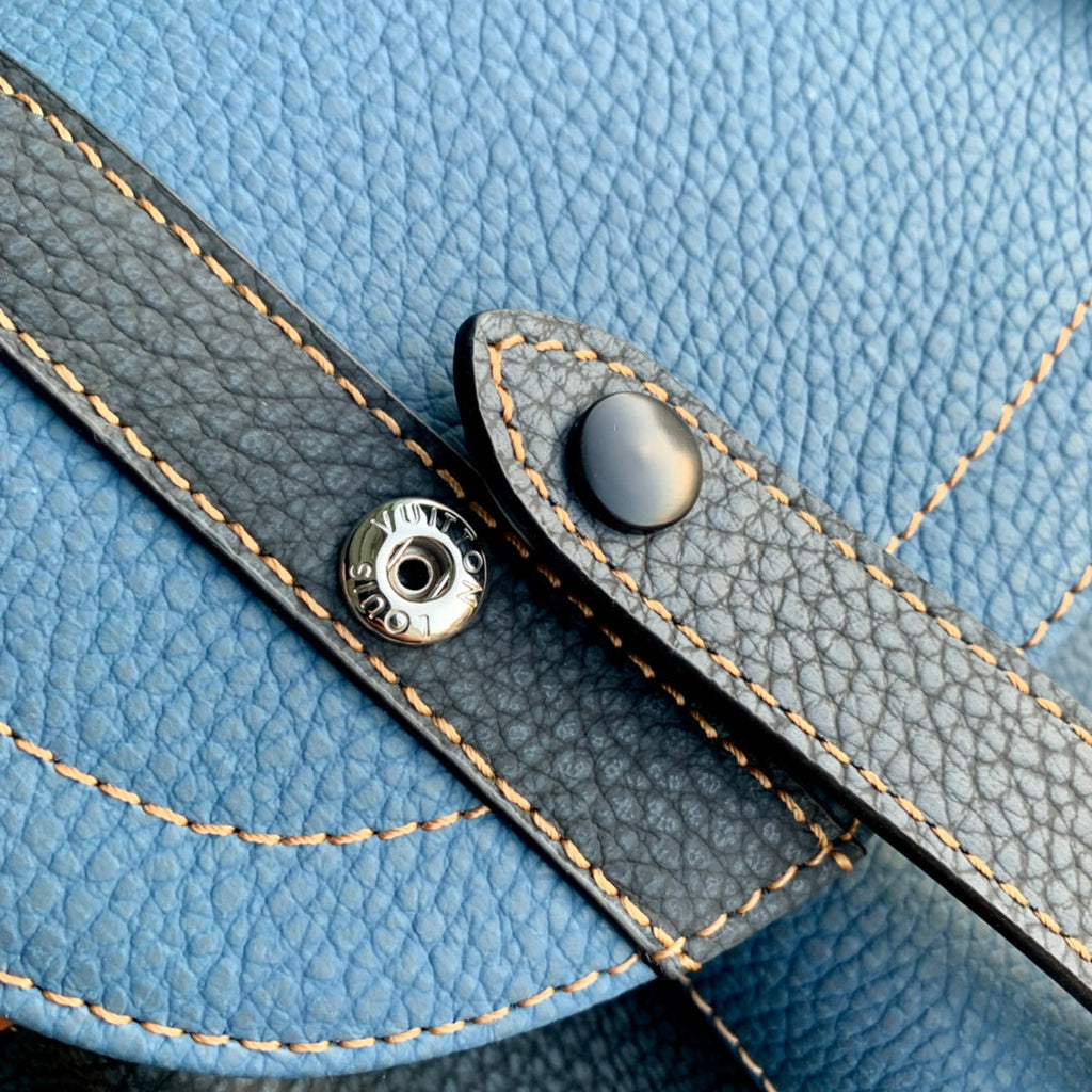 Louis Vuitton LV M21373 Christopher PM Leathers Denim Blue - 32 x 39 x 12 cm / Blue - View 6