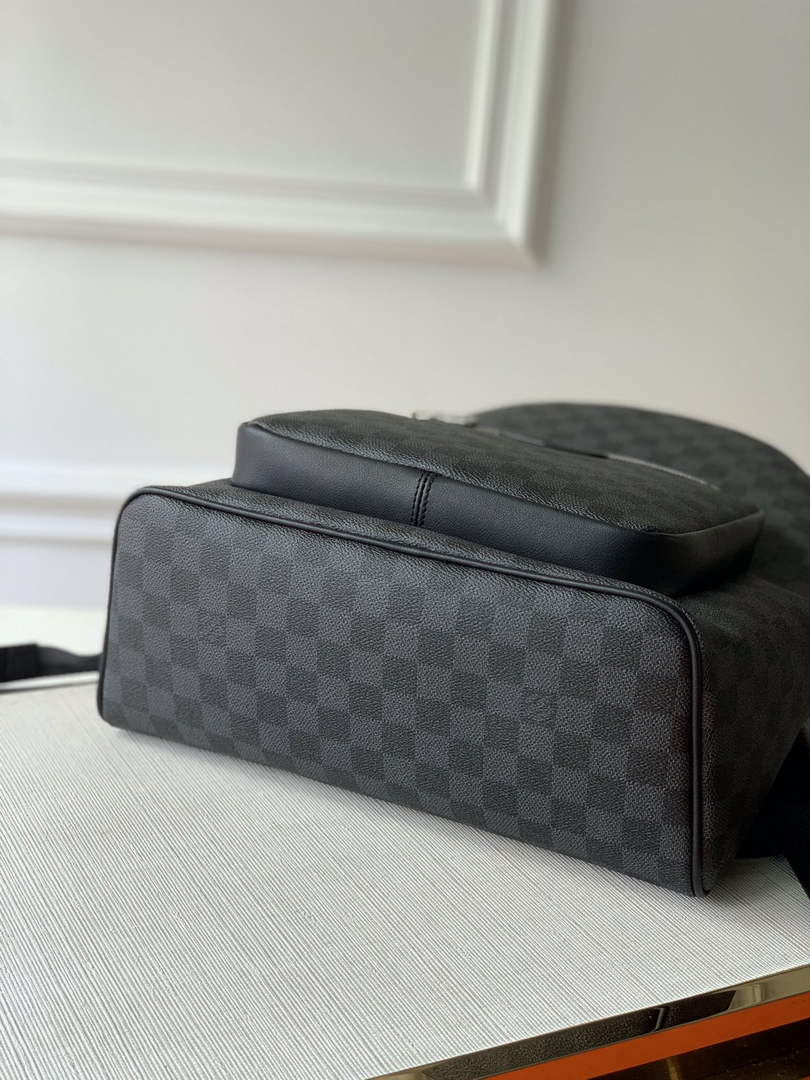 Louis Vuitton LV N40365 Josh Damier Graphite Canvas Bag - 32 x 40 x 13 cm / Damier Graphite Canvas - View 4