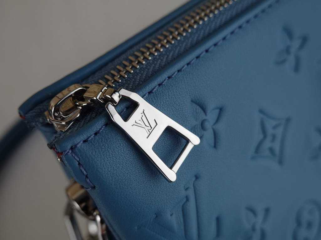 Louis Vuitton M20574 Coussin BB Handbag Lambskin Blue - Default Title - View 6