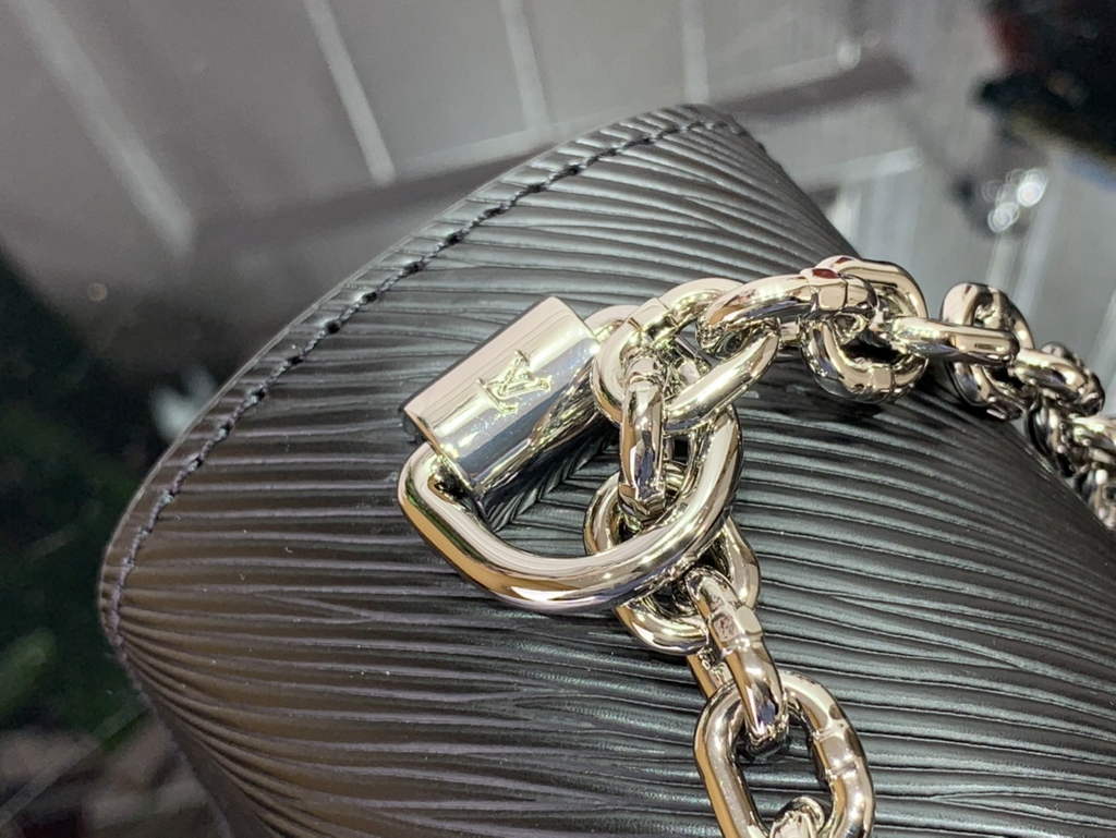 Louis Vuitton M21110 LV M21114 Twist MM Bag Epi Leather Black - Default Title - View 6