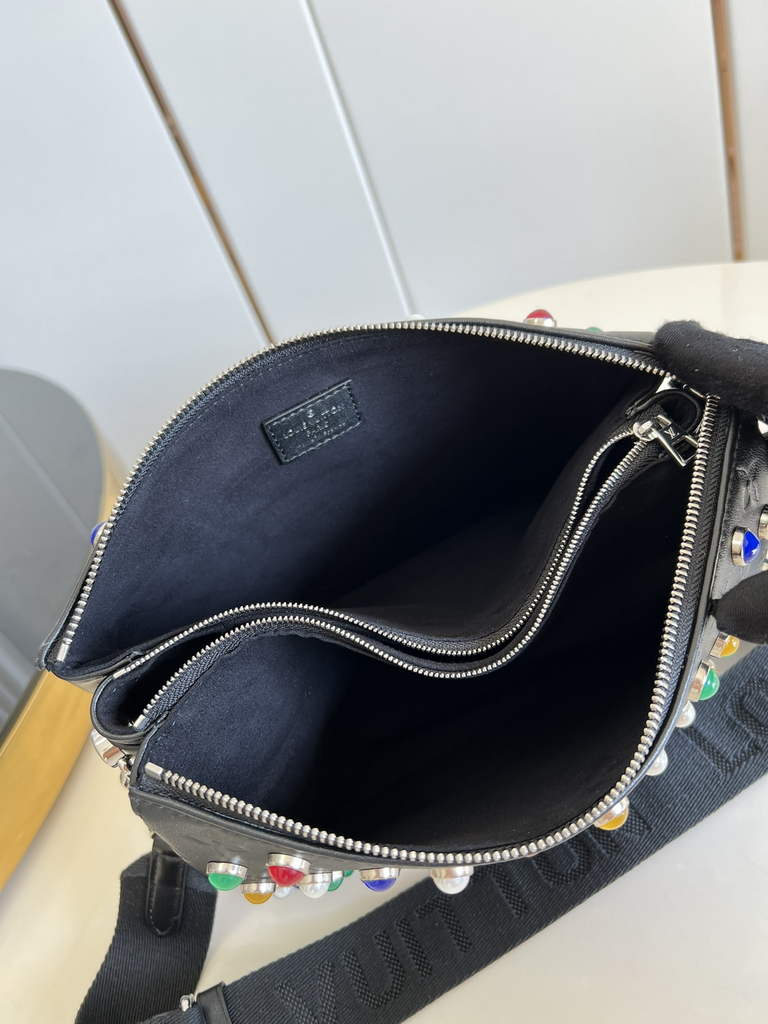 Louis Vuitton M22429 Coussin BB Handbag Calfskin Leather Black - Default Title - View 6