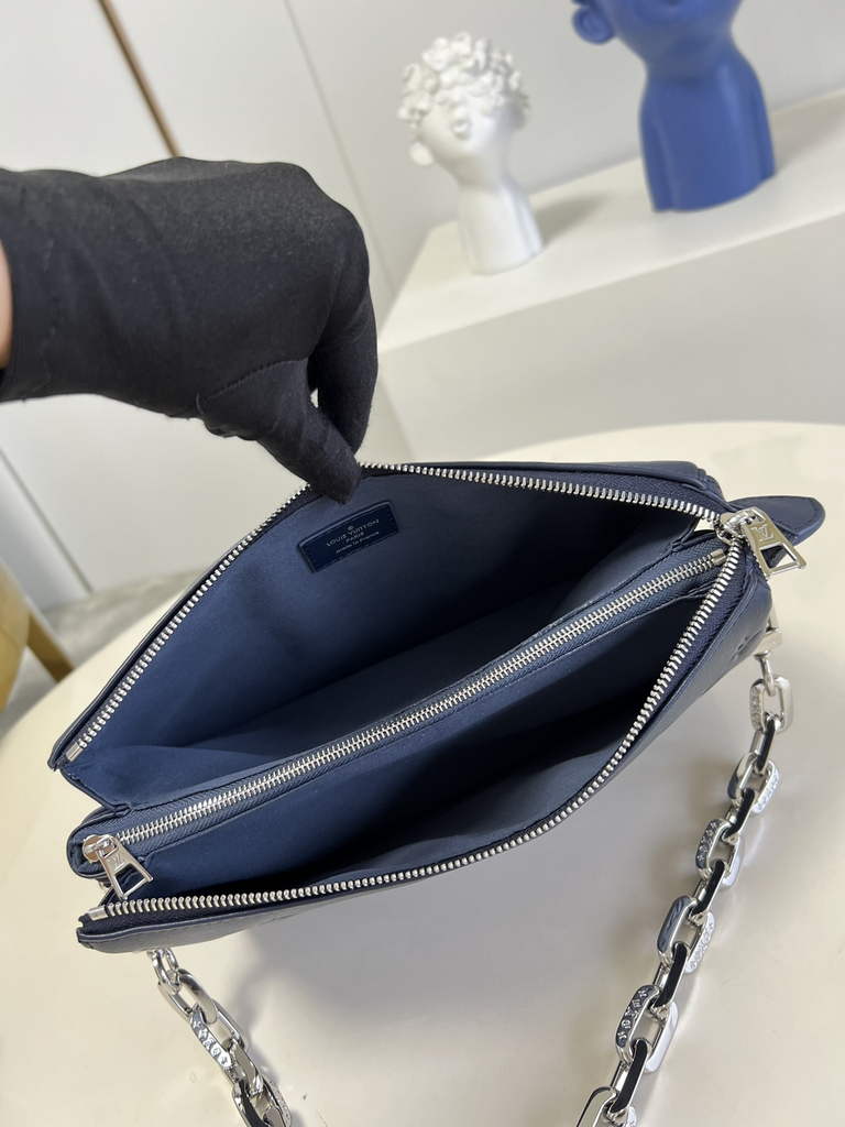 Louis Vuitton M21282 Coussin PM Handbag Lambskin Navy Blue - Default Title - View 8