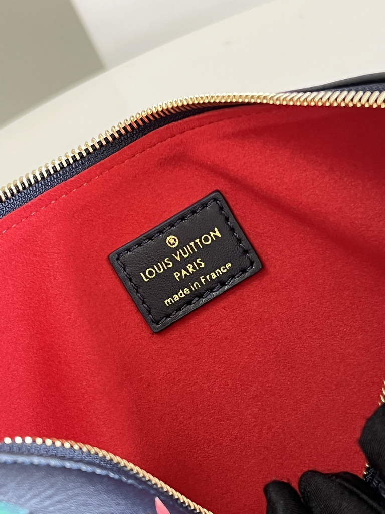Louis Vuitton M21353 Coussin PM Handbag Lambskin Leather Navy Blue - Default Title - View 9