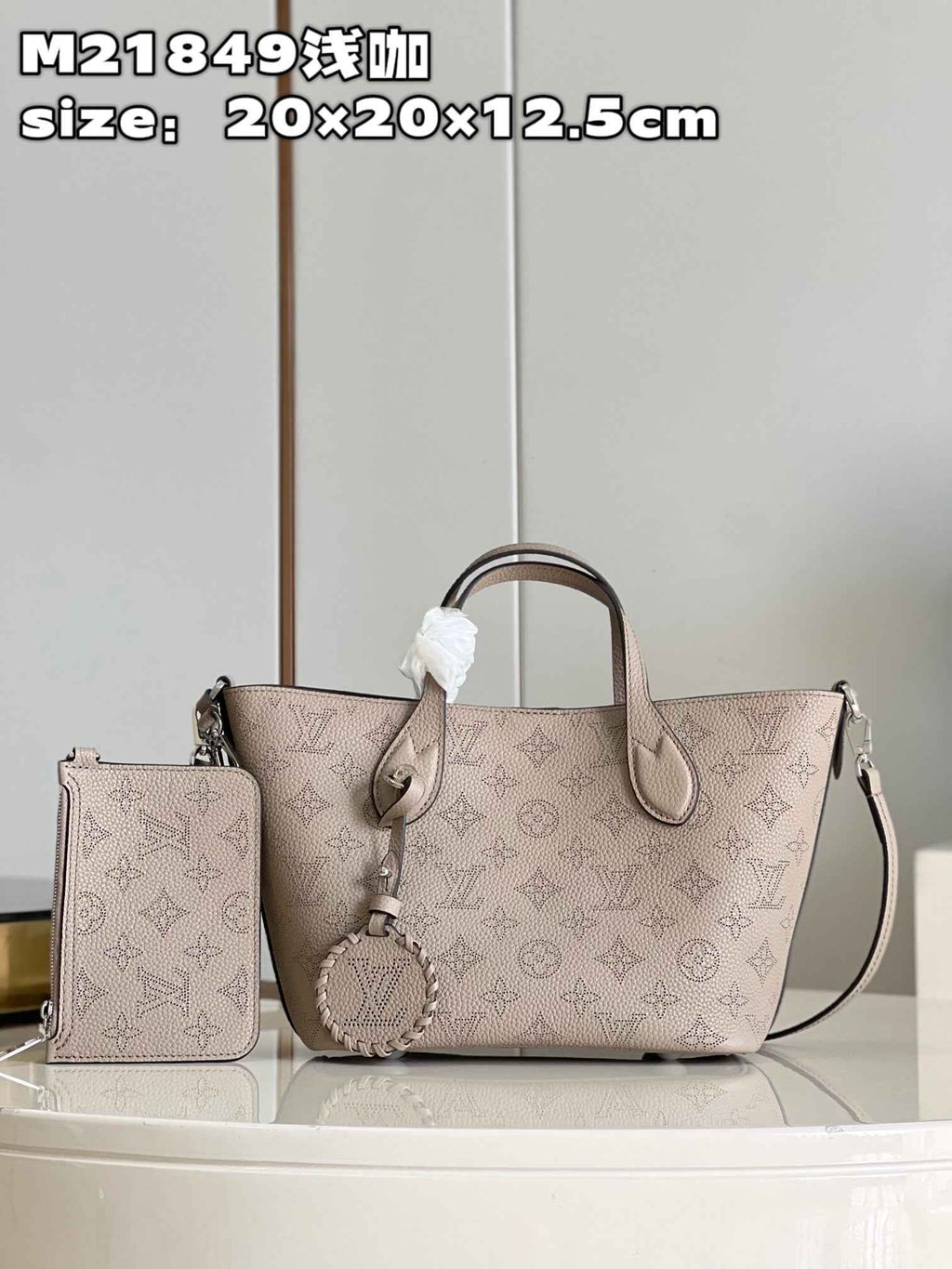 Louis Vuitton M21849 Blossom PM Bag Mahina Leather In Galet Beige