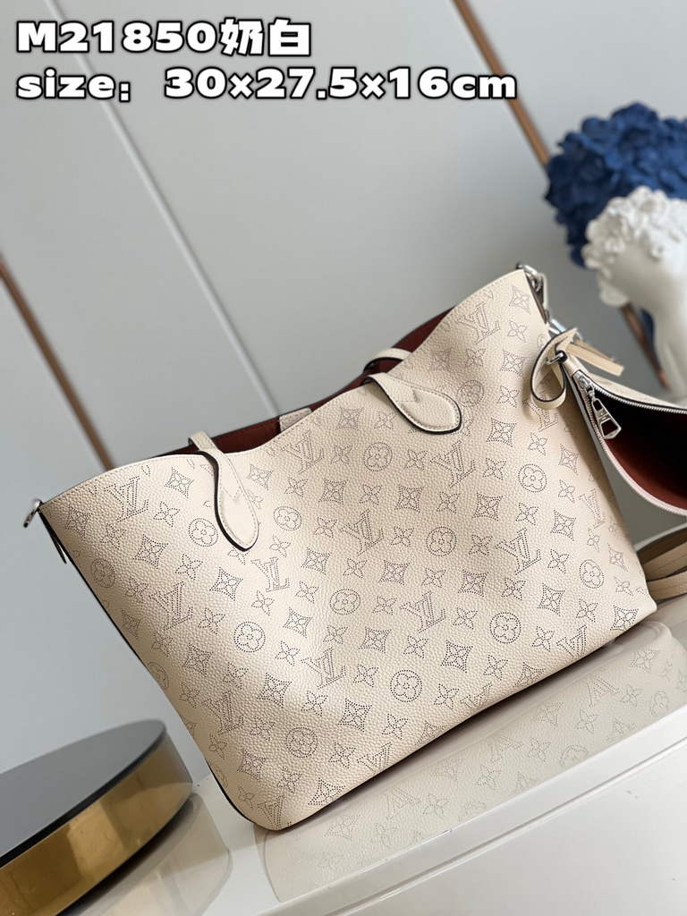 Louis Vuitton M21850 Blossom MM Bag Mahina Leather In Crème Beige