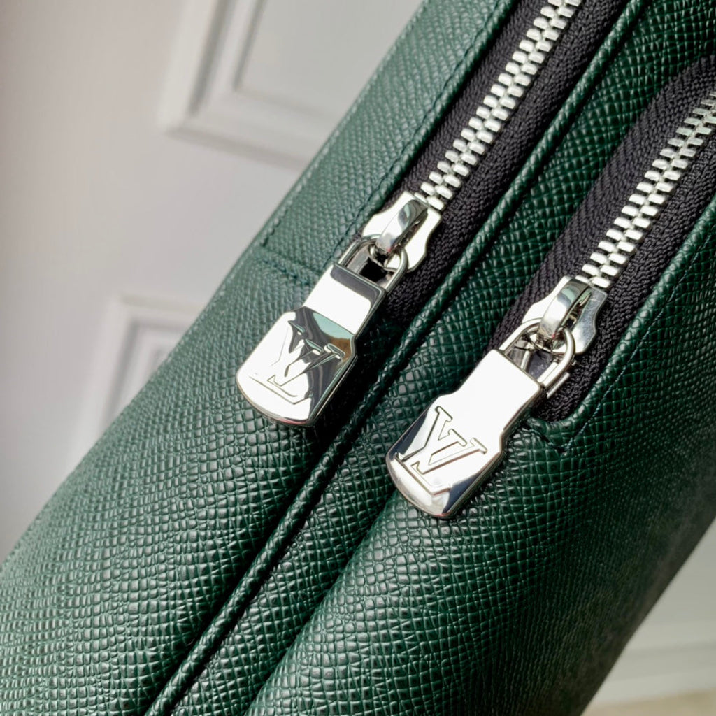 Louis Vuitton M30860 Avenue Slingbag Bag Taïga Leather Green - Default Title - View 6