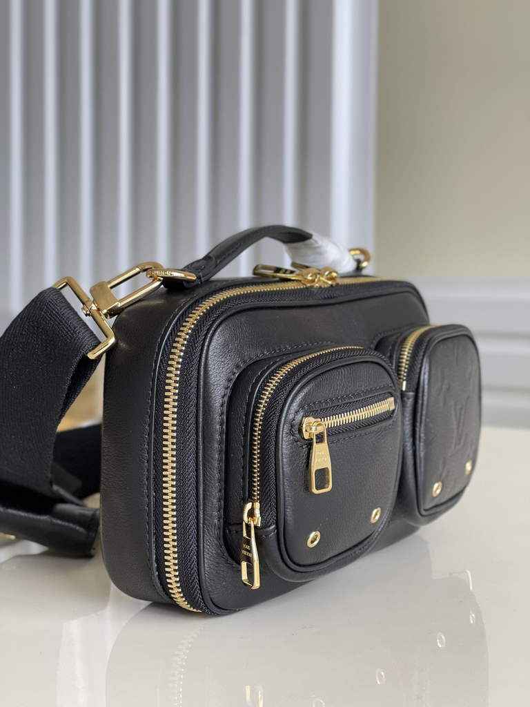 Louis Vuitton M80450 Utility Crossbody Calfskin Leather Black