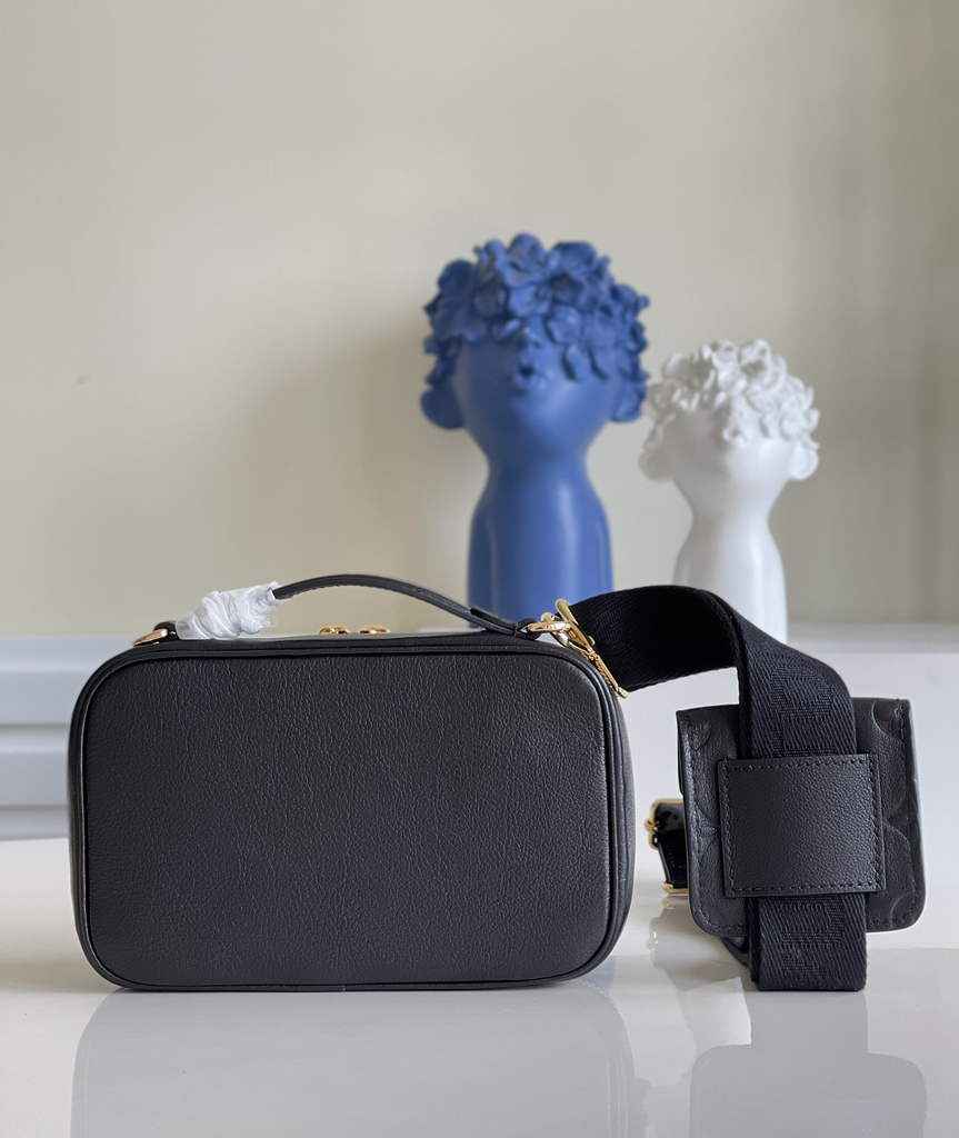 Louis Vuitton M80450 Utility Crossbody Calfskin Leather Black