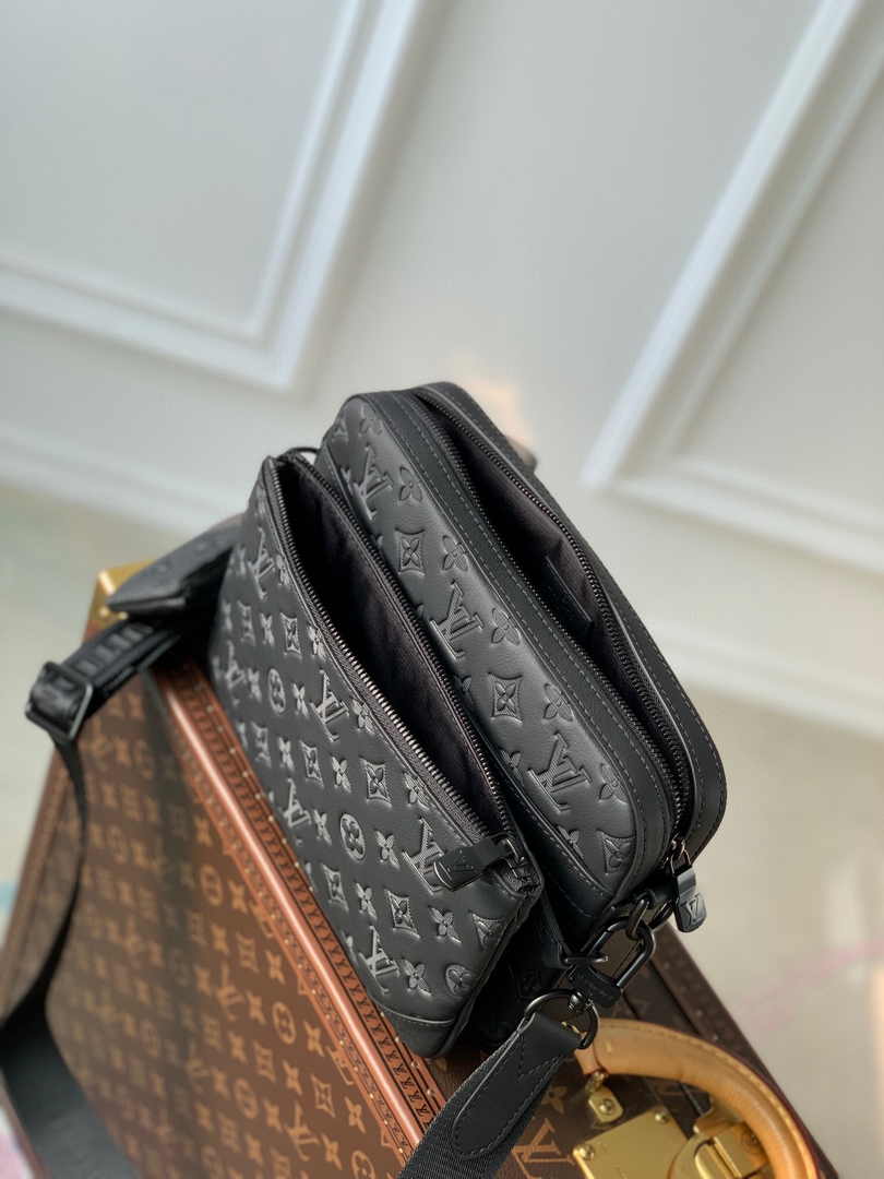 Louis Vuitton Trio Messenger M46602 Black Calf leather - Default Title - View 8