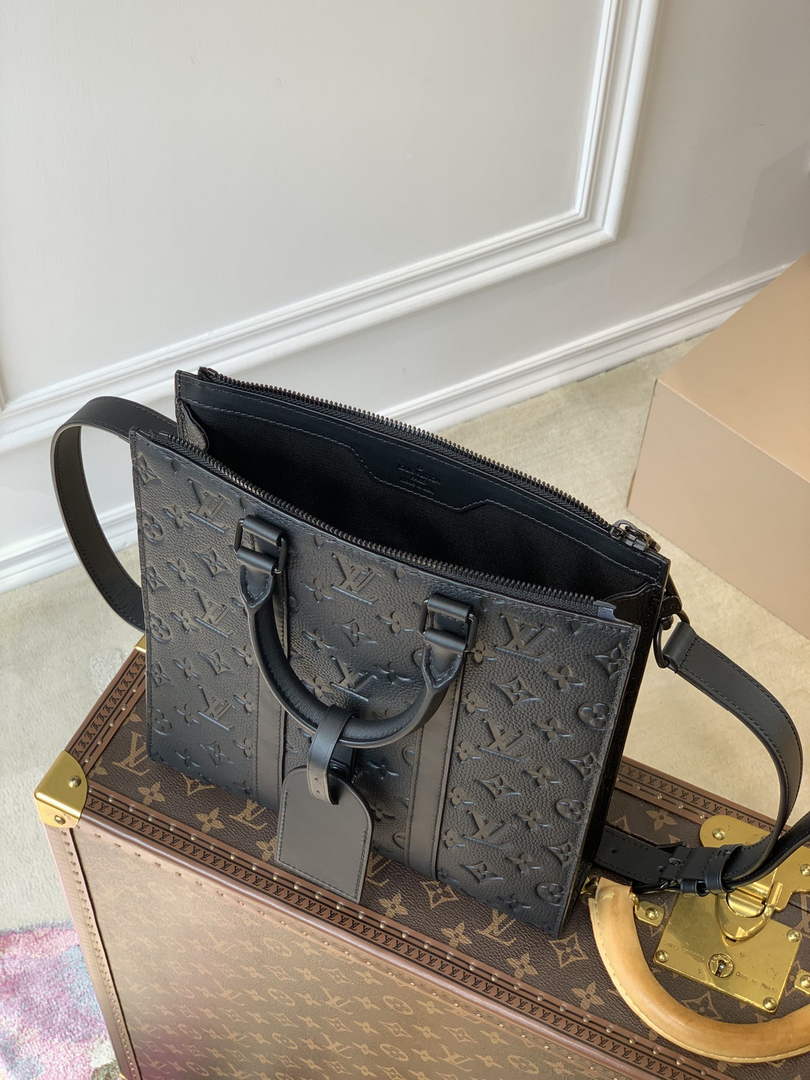 LV M59960 Louis Vuitton Sac Plat Cross Bag Black Taurillon Leather - Default Title - View 7