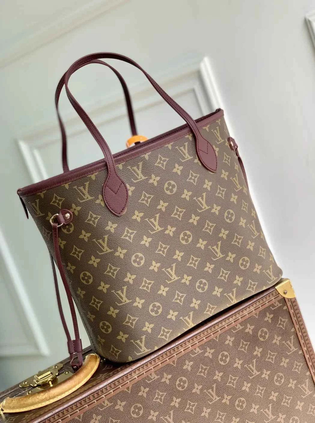 Louis Vuitton Neverfull Inside Out MM Bag, M25663 Monogram Red Coated canvas