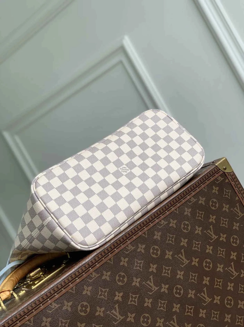 Louis Vuitton Neverfull Inside Out MM Bag, N40946 Damier Azur Bleu Olympe