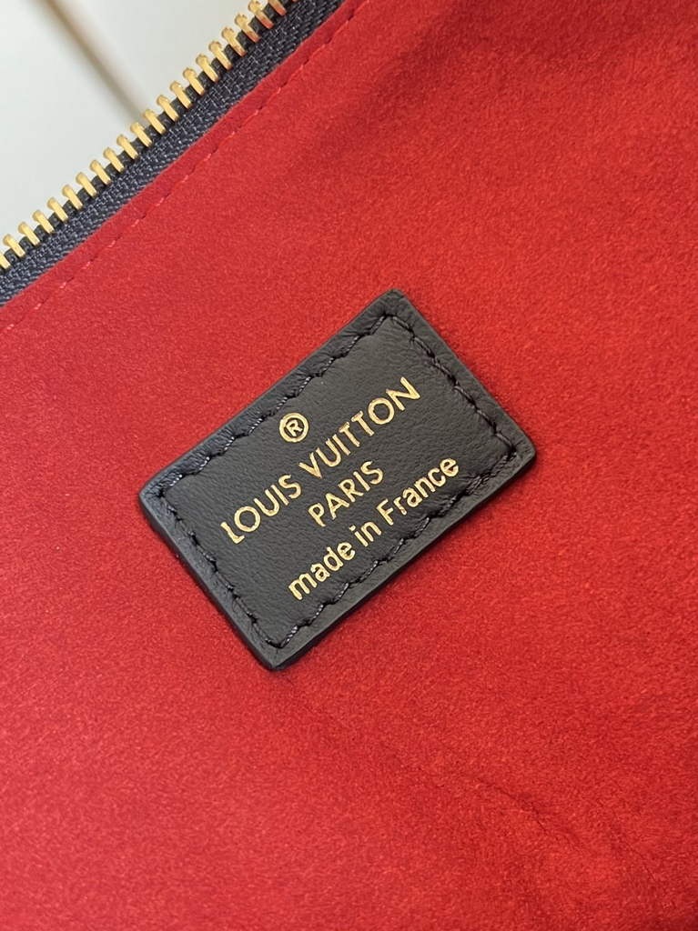 Louis Vuitton M21204 Coussin MM Handbags Lambskin Navy Blue - Default Title - View 9