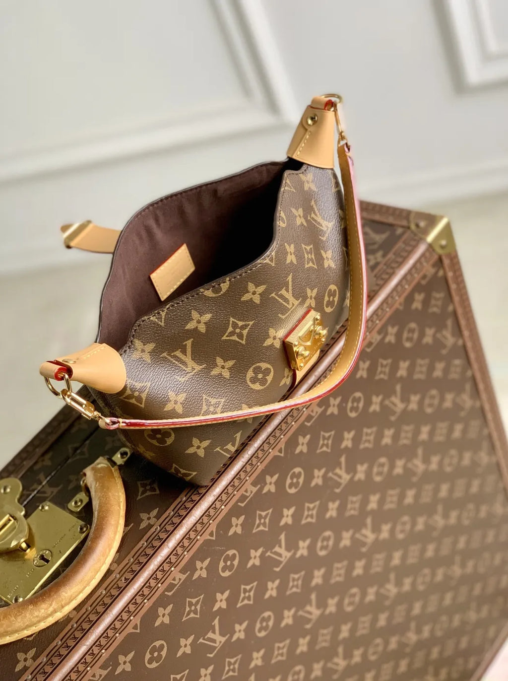 Louis Vuitton Pochette Mia Bag M26191 Monogram