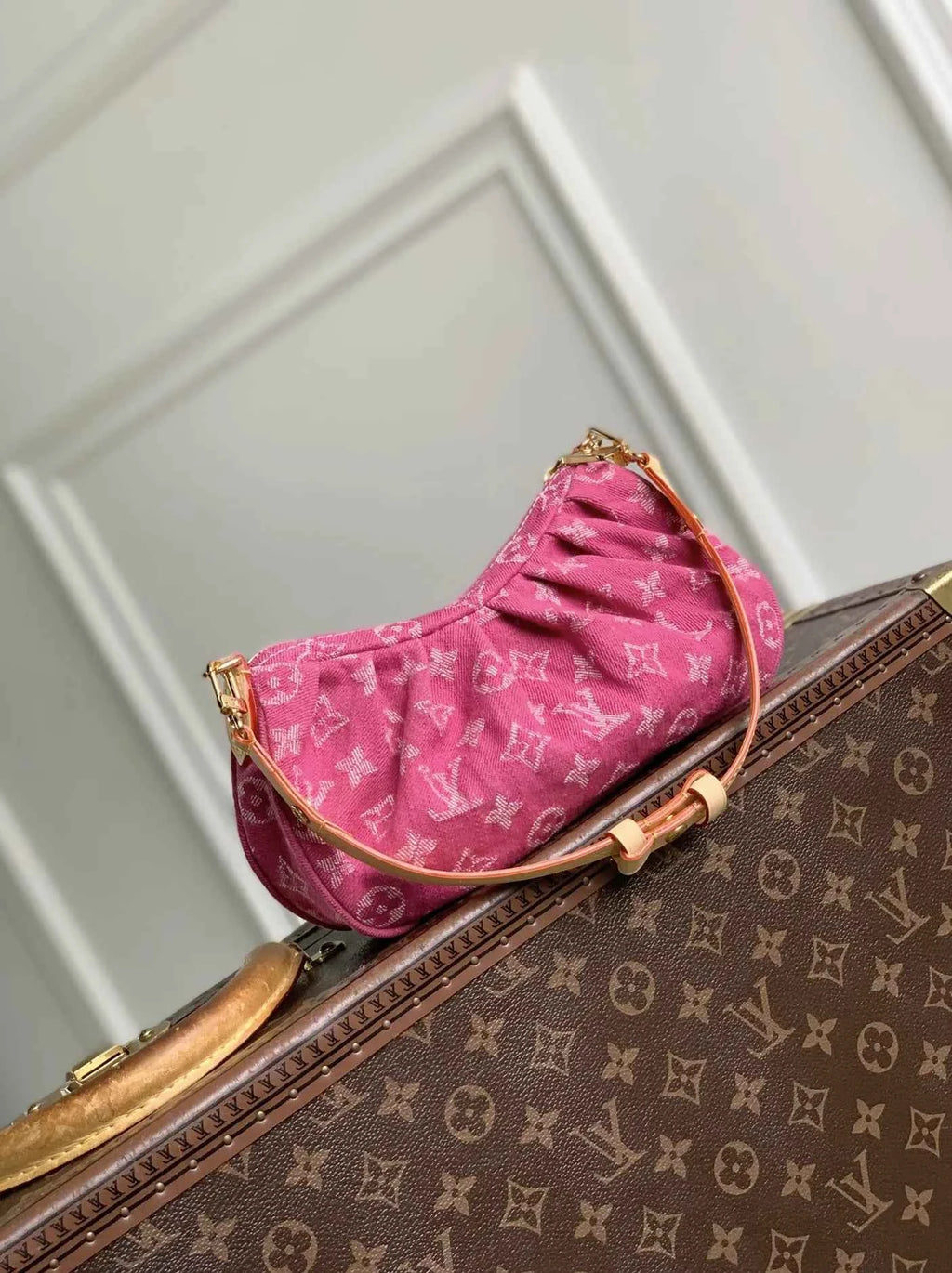 Louis Vuitton Pochette Valley Bag M28327 Monogram Fuchsia Denim