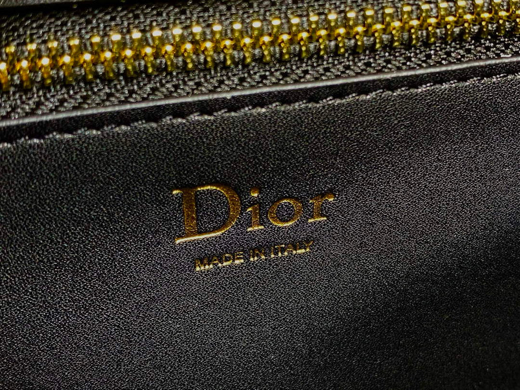 Small Dior Médaillon Flap Bag – Black Grained Calfskin M3919 - Default Title - View 10