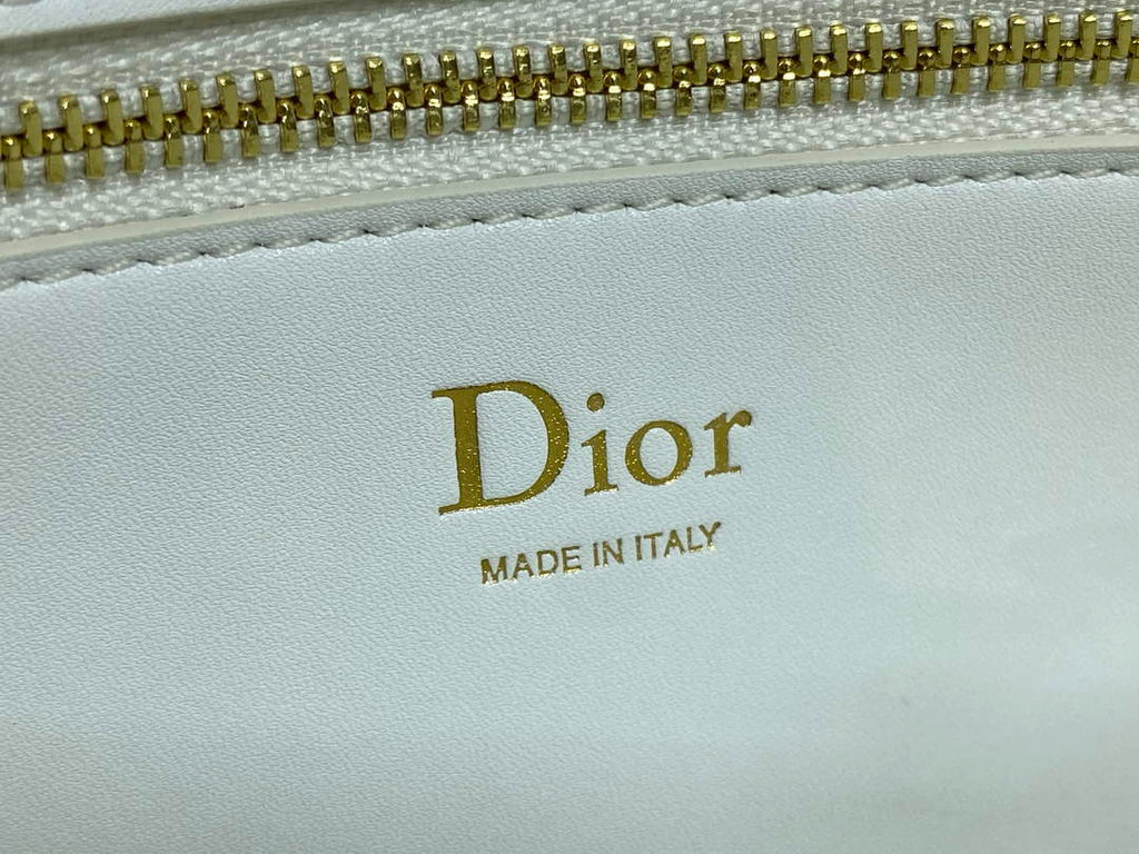 Small Dior Médaillon Flap Bag – White Grained Calfskin M3919 - Default Title - View 10