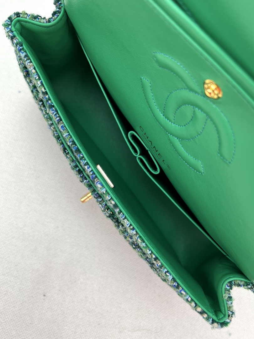 Chanel A01112 Classic Handbag Wool Tweed Gold-Tone Metal Green - Default Title - View 7