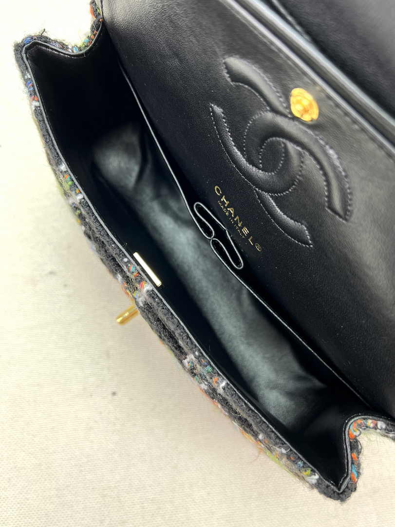 Chanel A01112 Classic Handbag Wool Tweed Gold-Tone Metal Black - Default Title - View 7