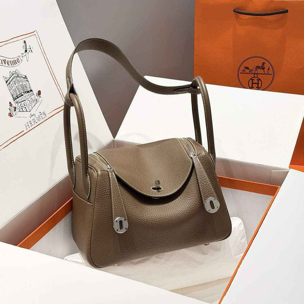 Lindy Hermès 26 Bag Togo Leather H265123 - Default Title - View 1